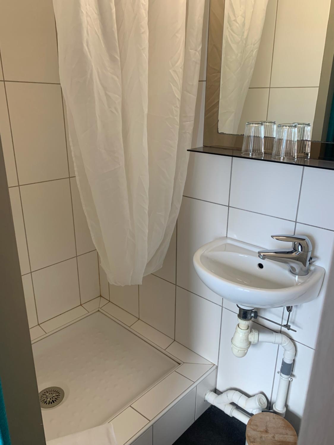 Bathroom 4, Hotel Fine, Pyrénées-Atlantiques