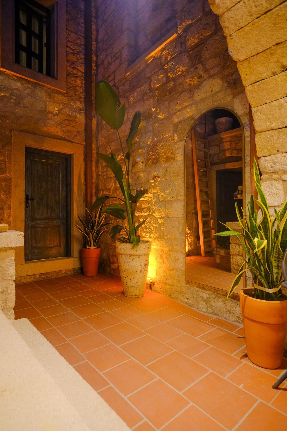 4, Ametist Hotel, Çeşme