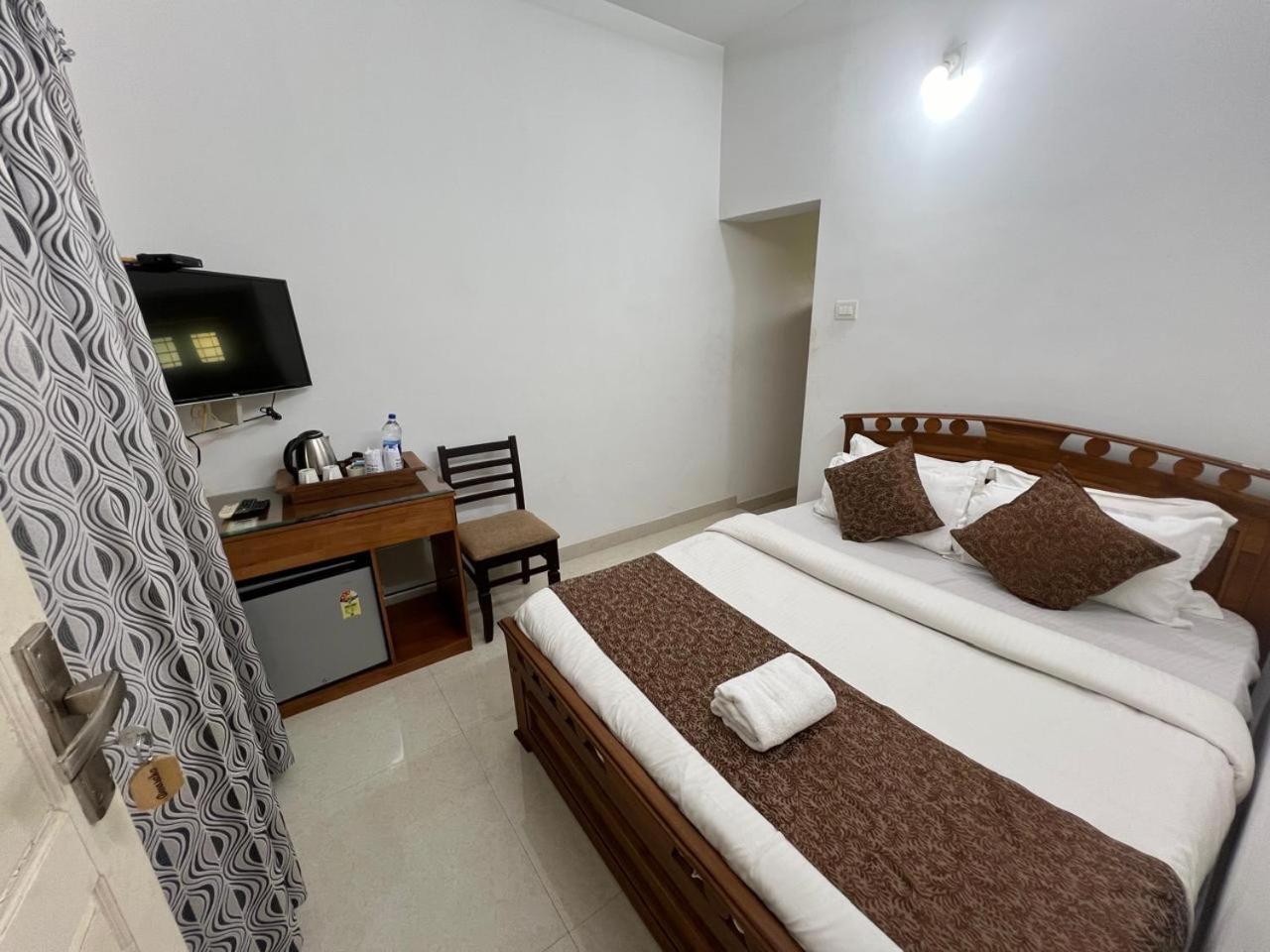 5, Ashtapadi Guest House, Thrissur