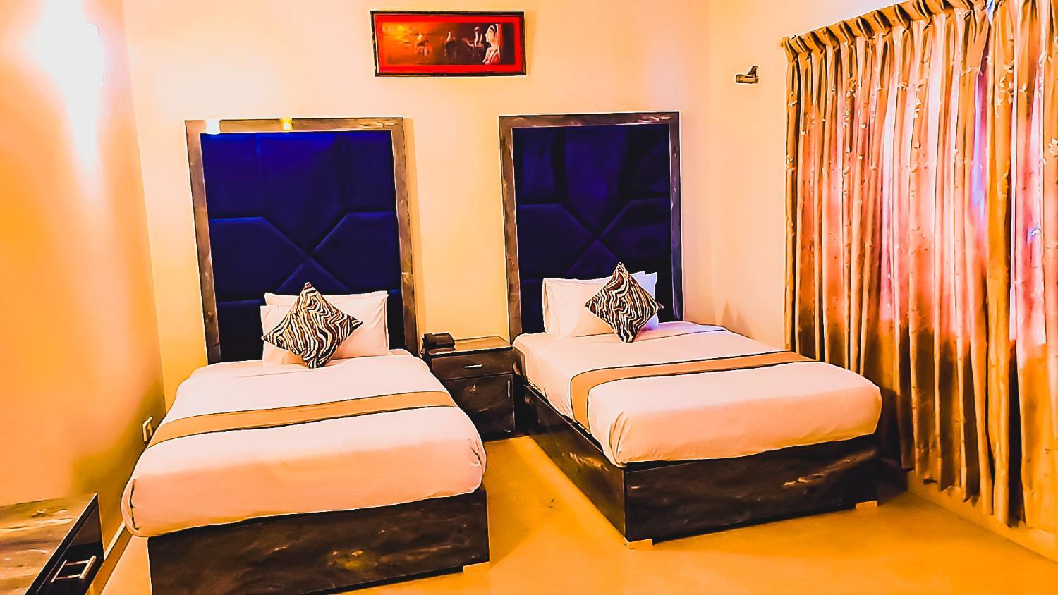 4, Shereeton Hotel, Lahore