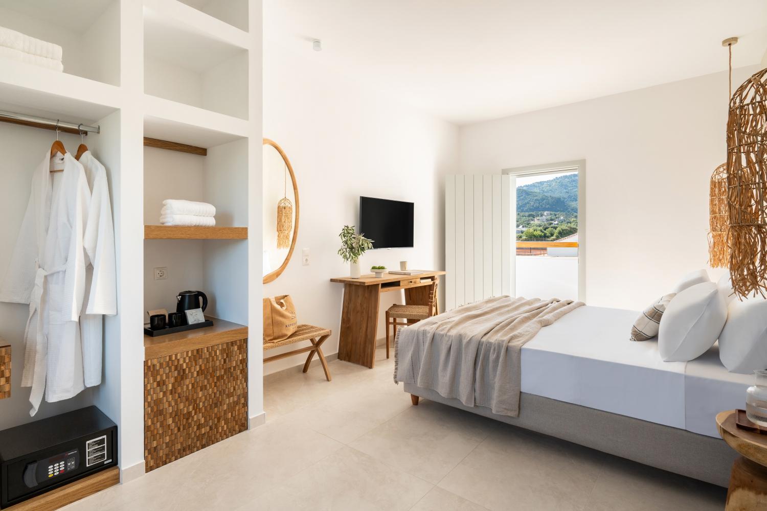 3, Aspronissos Hotel, Thessaly