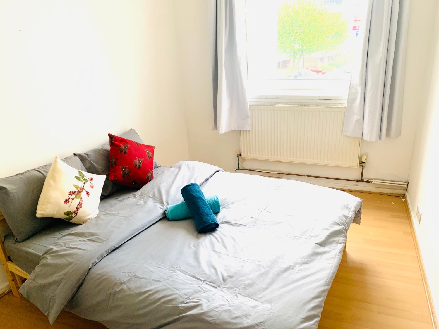 3, RoslinHouse, London