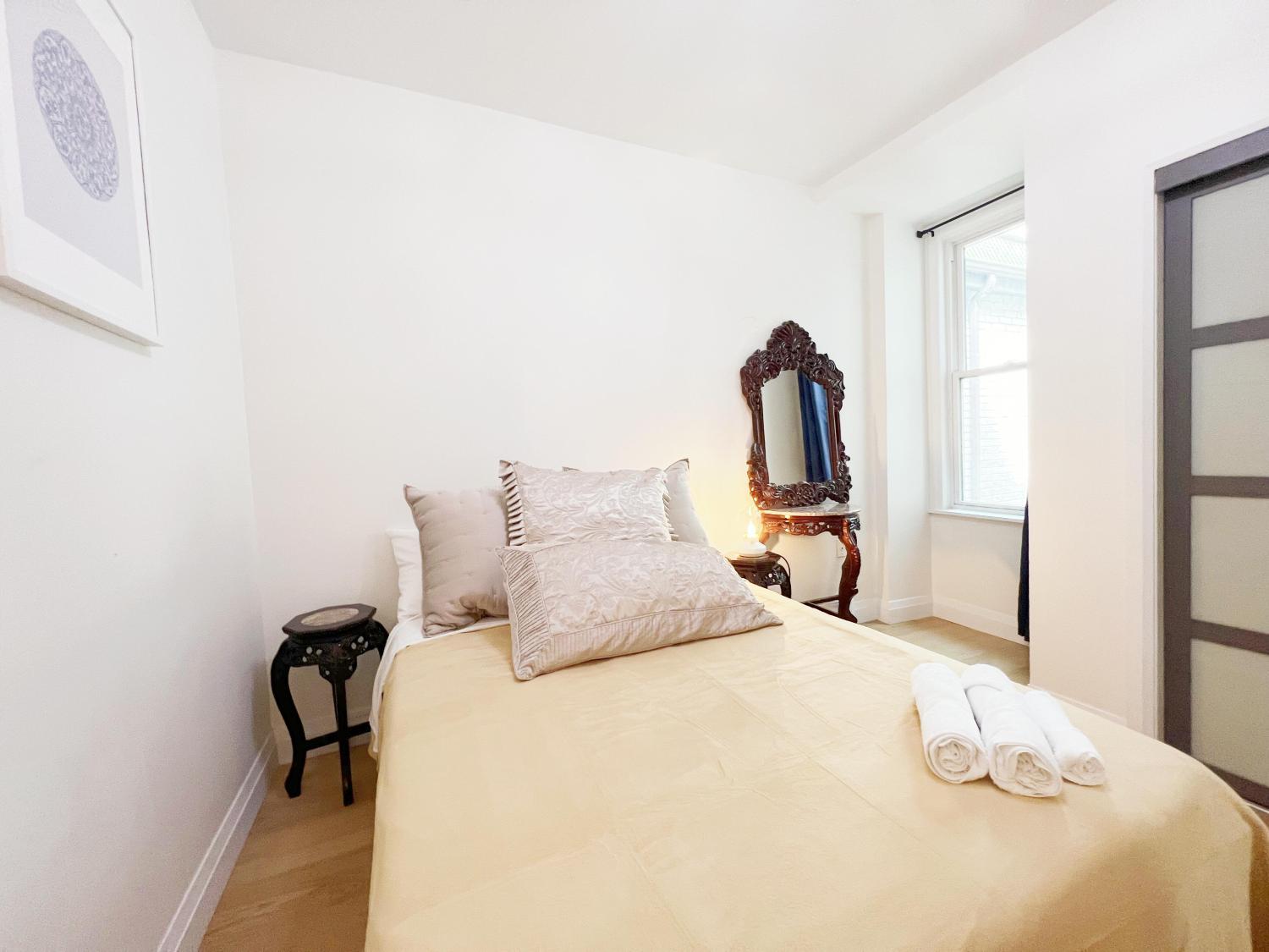 4, Vihome-22M- Cozy nice townhouse in DT Toronto near Wellesley and Jarvis, Toronto