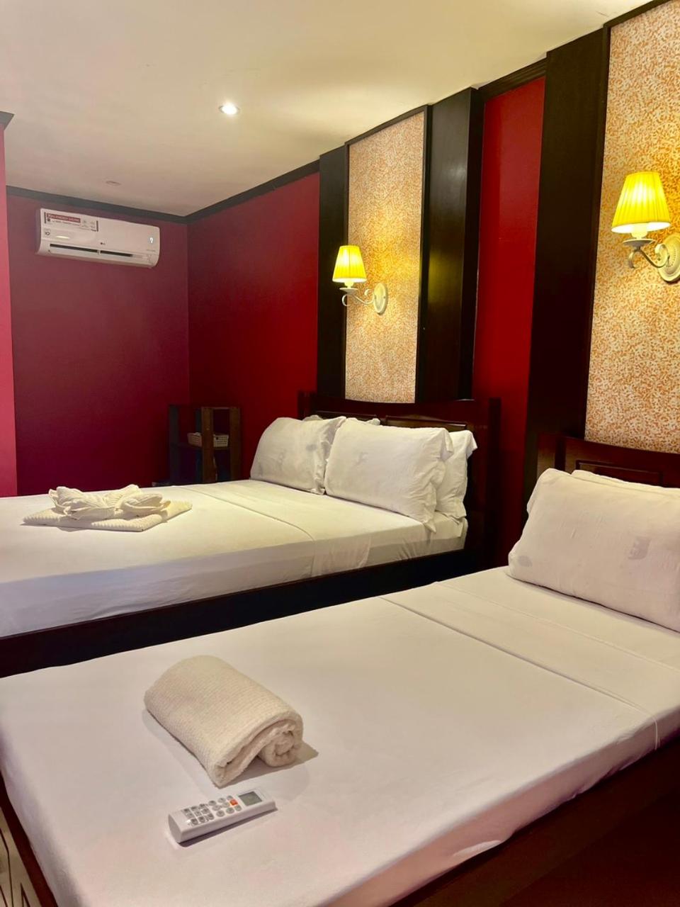 3, Serenity Guest House, Malay