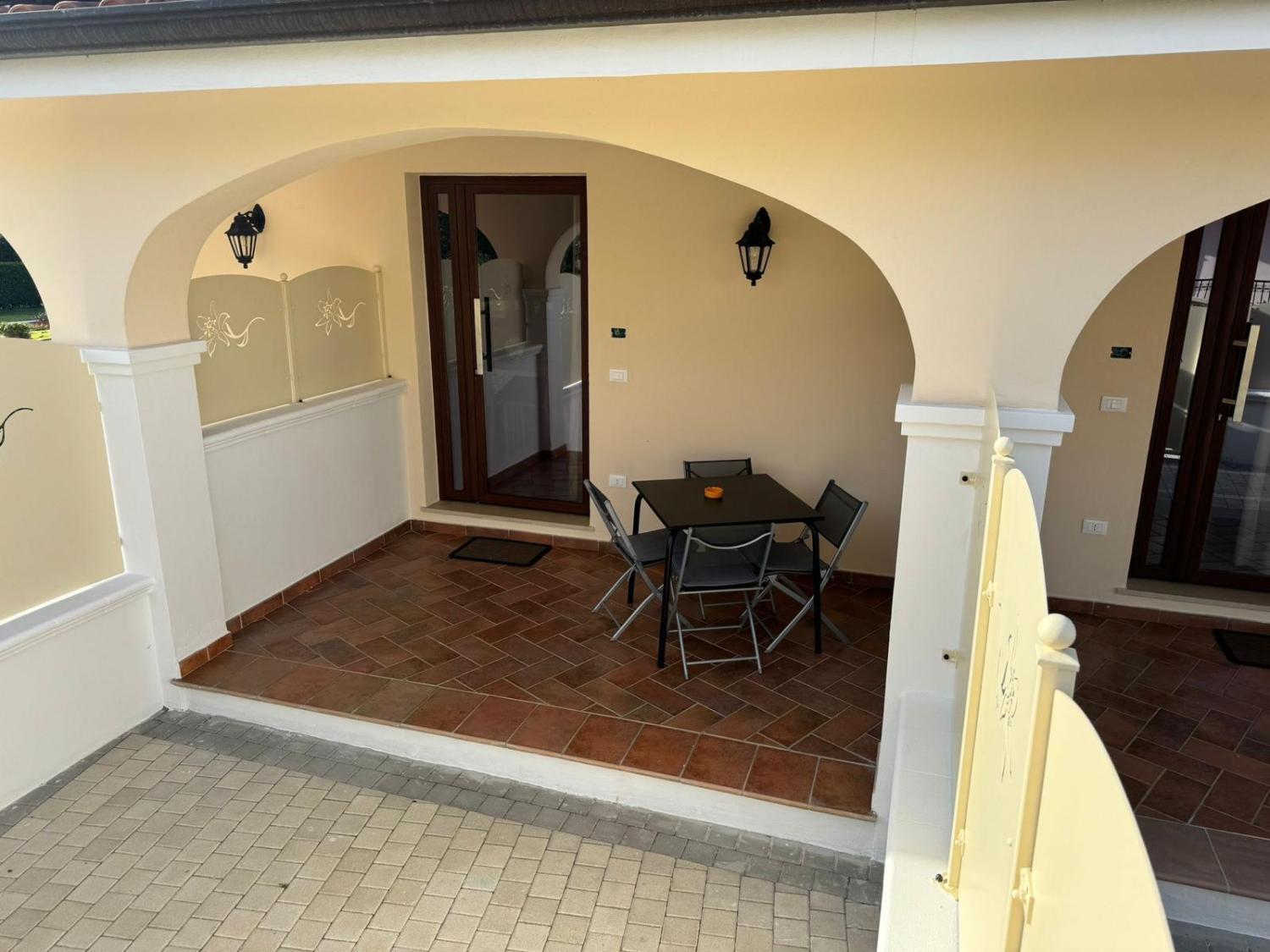 Facilities 5, Giglio di Mare Apartments, Cosenza