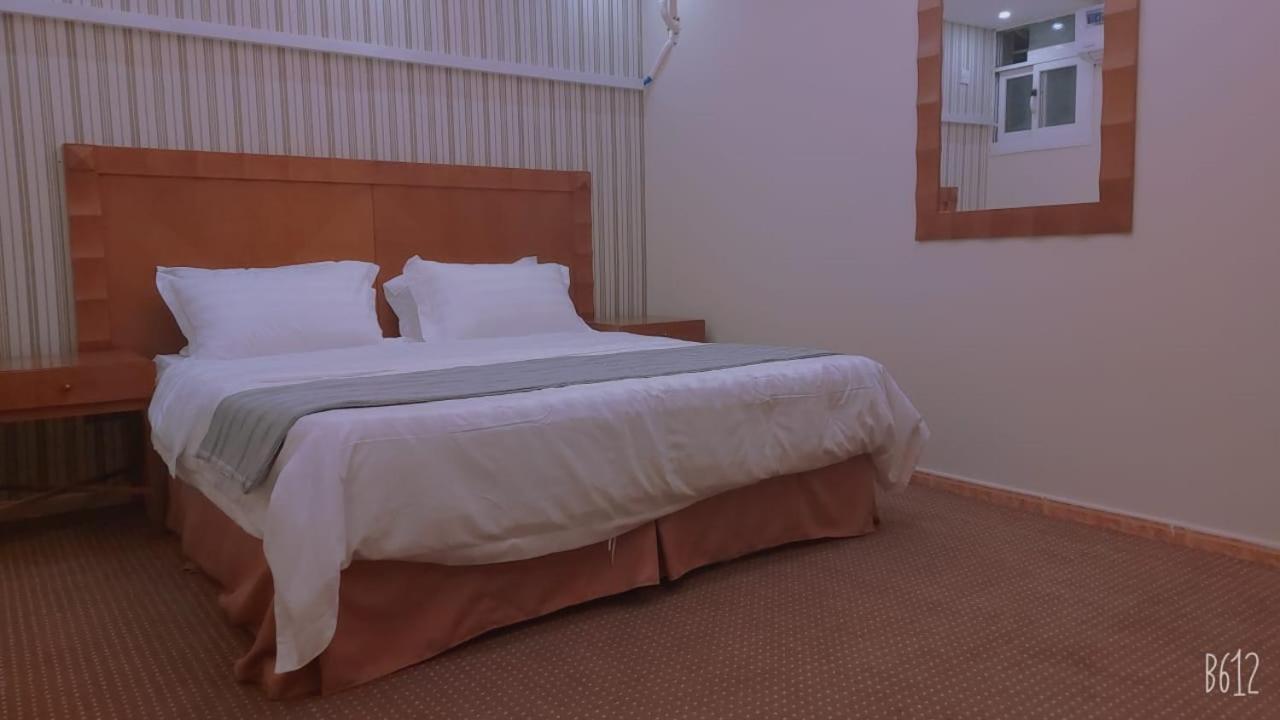 2, Saeyr Hotel