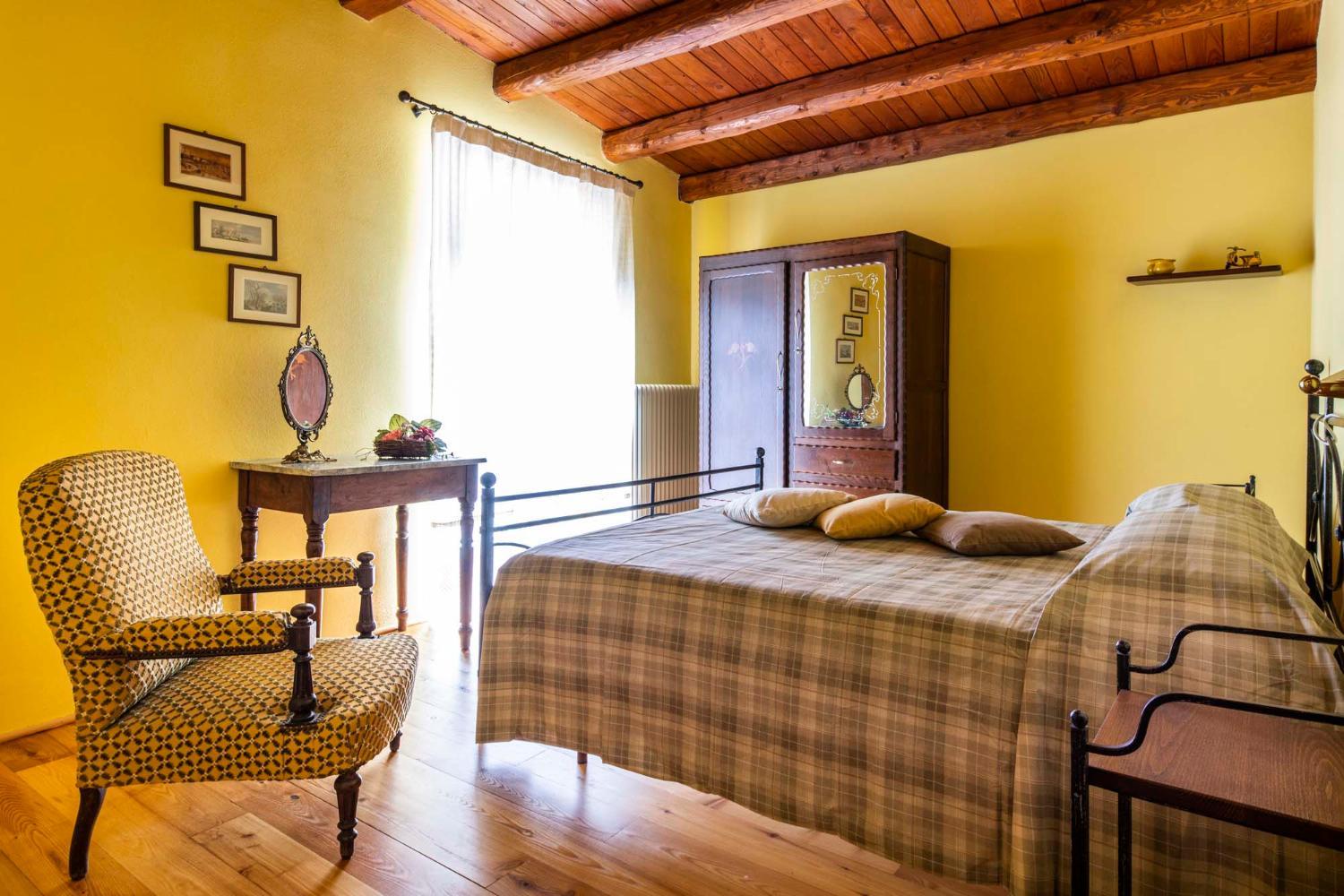 3, Antiche Radici, Cuneo