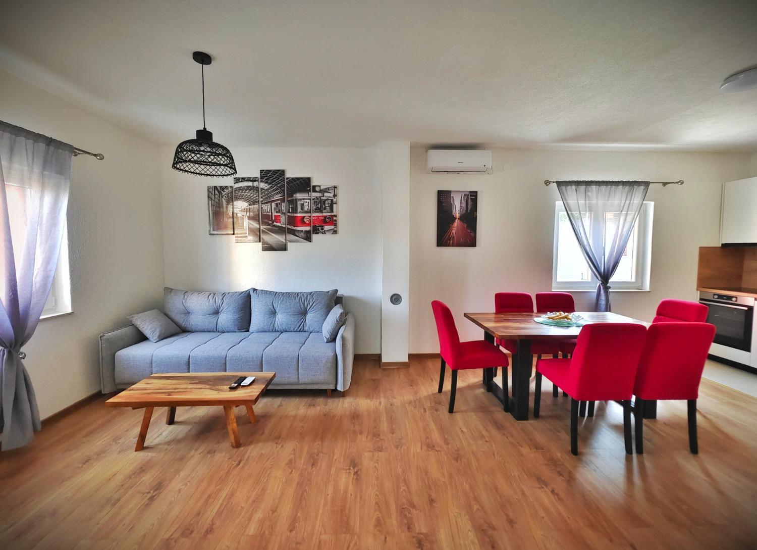 Facilities 5, Apartments Bole & Ive, Kaštela