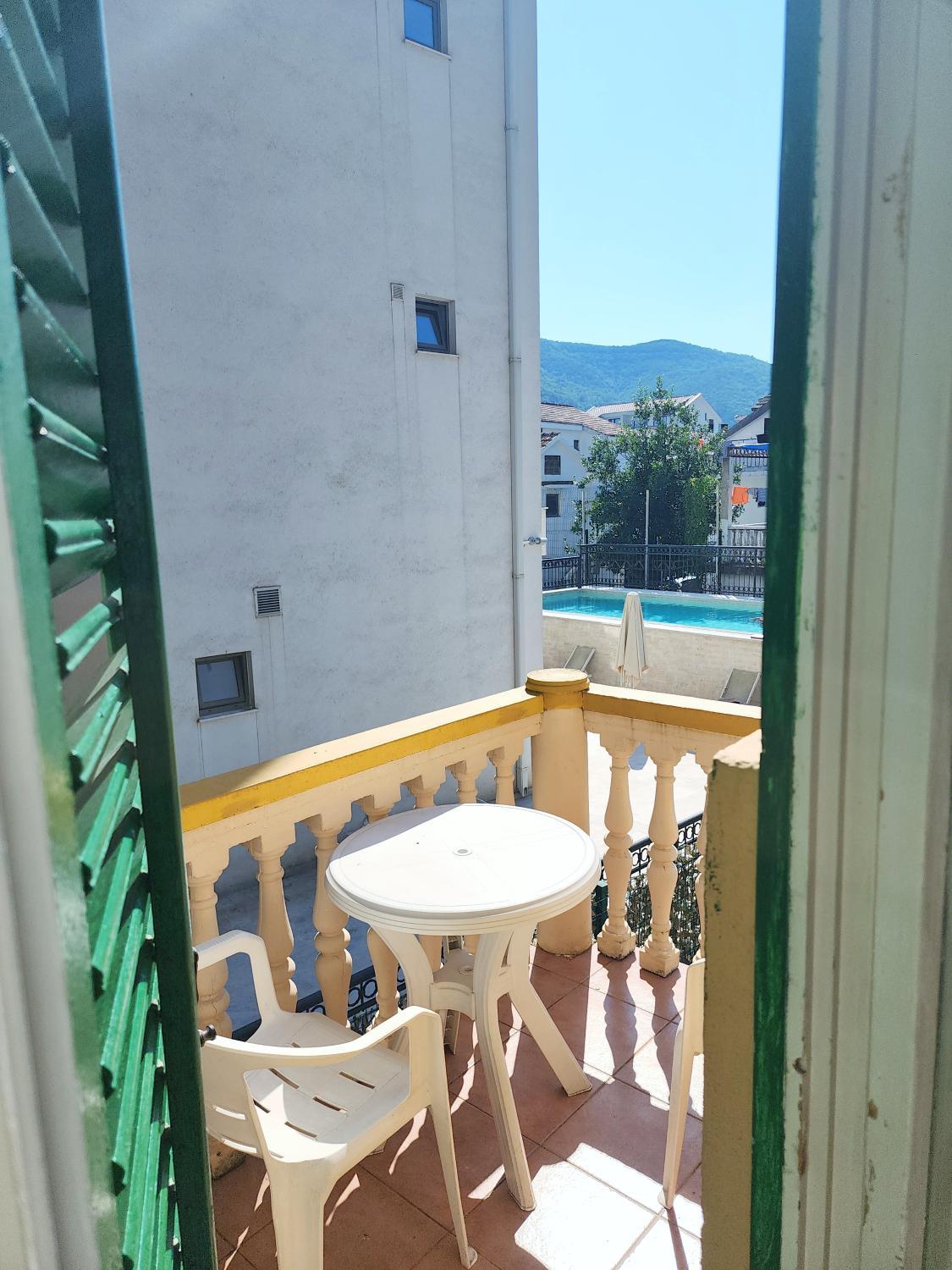 2, MANGO APARTMENTS Budva trokrevetni 1,2