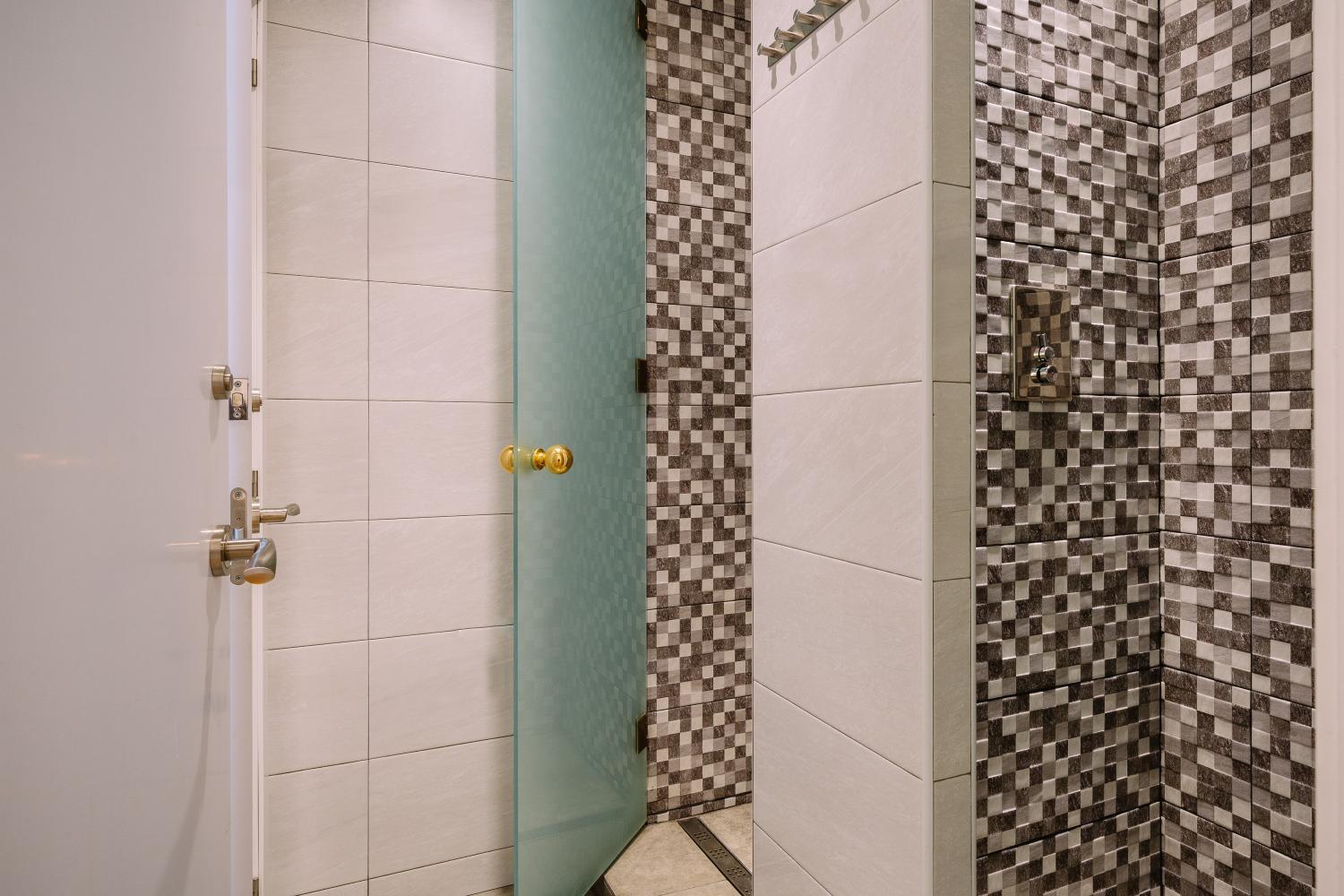 4, Balmes Private Rooms, Barcelona