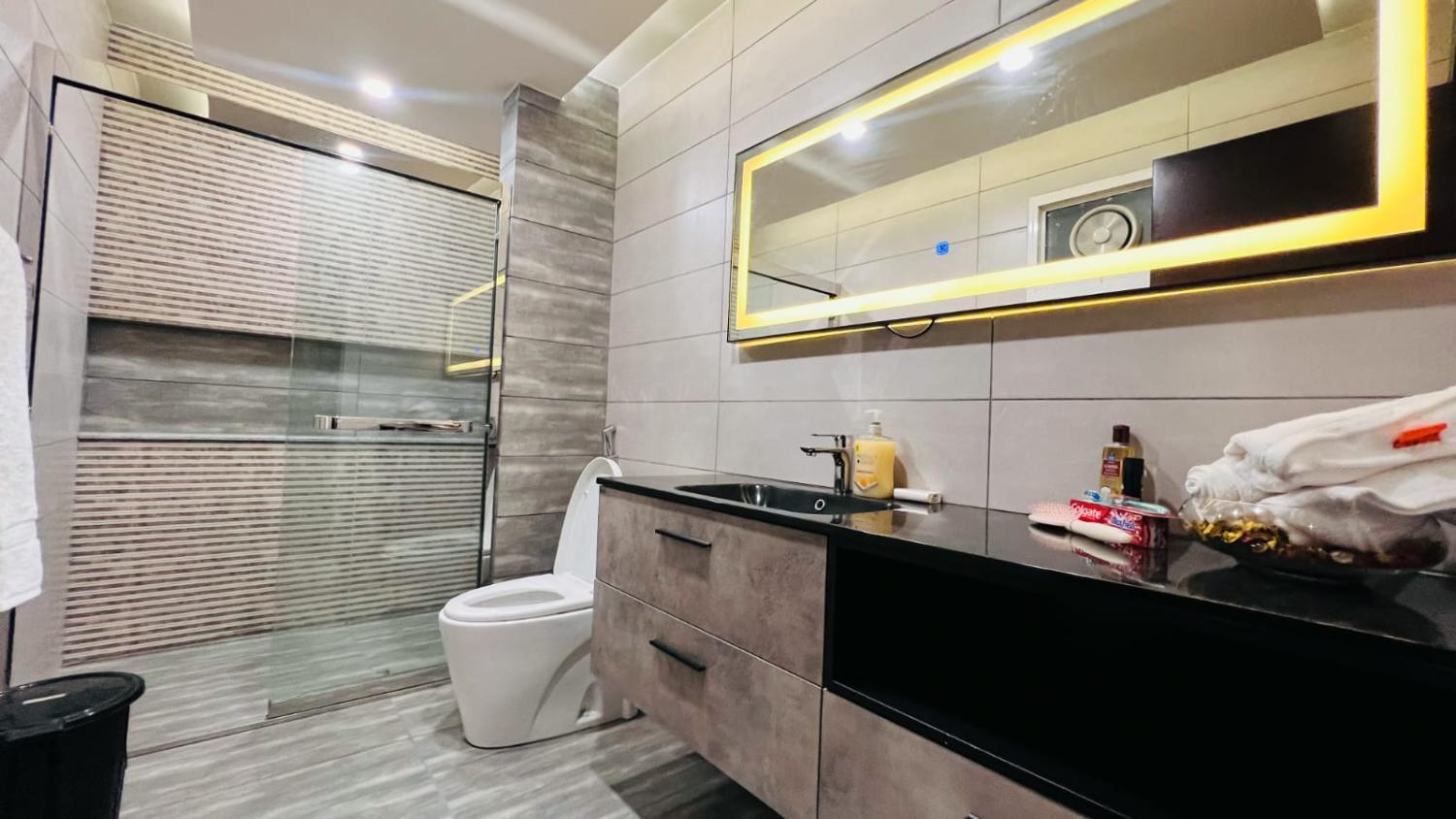 Bathroom 4, Elysium Luxurious Serviced Apartments Islamabad Blue Area - LMY, Islamabad