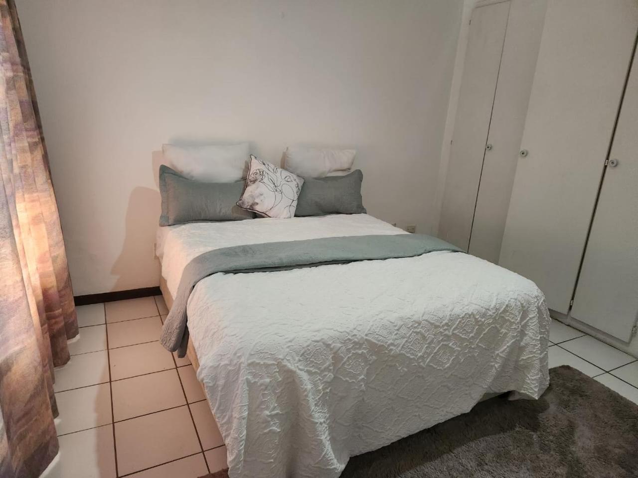3, Gibson Apartment, City of Johannesburg