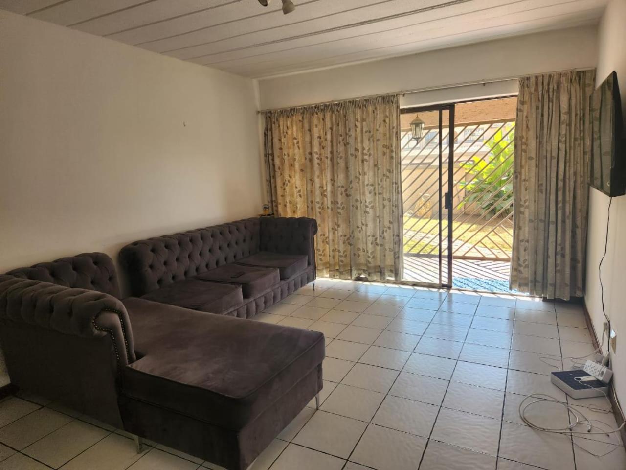 2, Gibson Apartment, City of Johannesburg