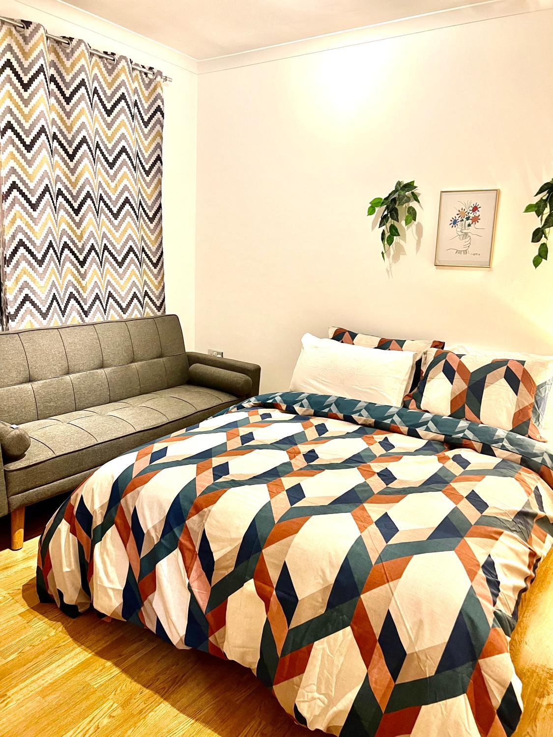 3, Spacious double room near the city, London