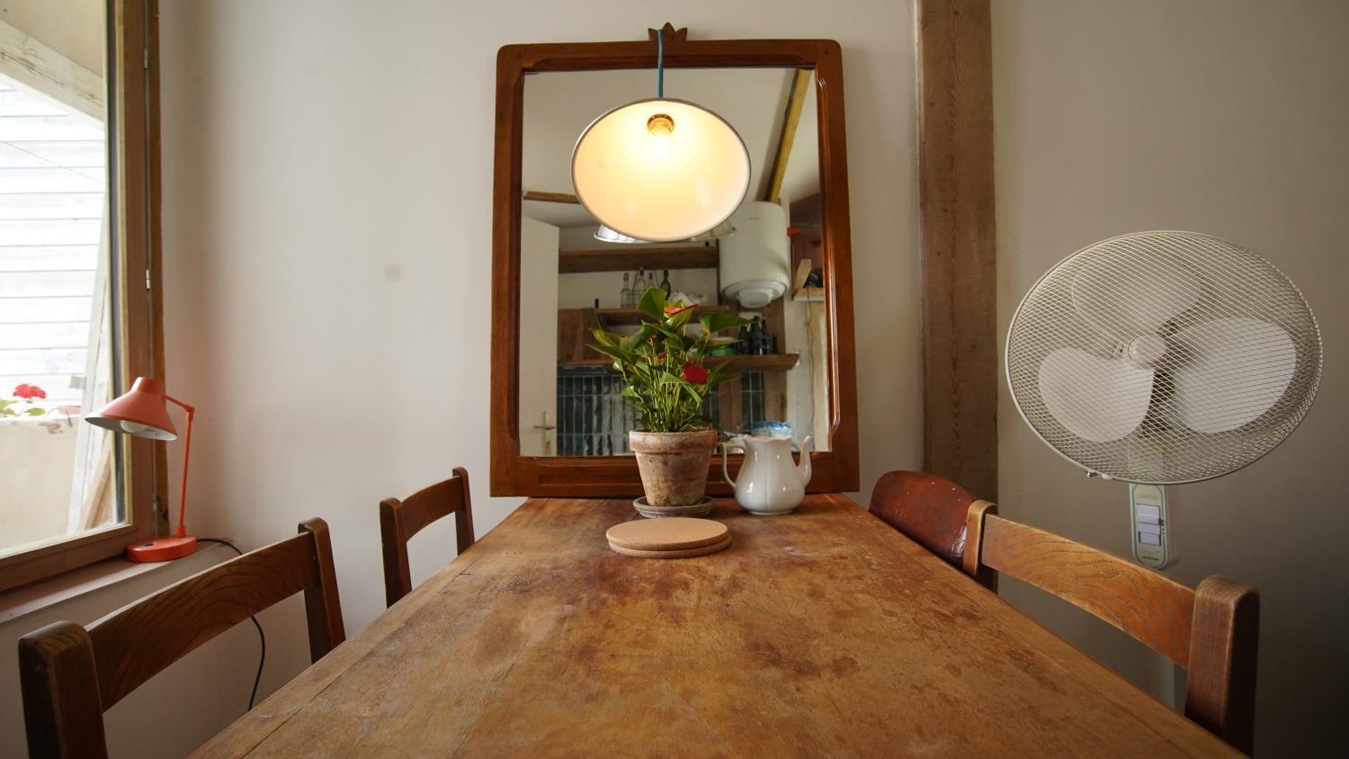 Facilities 4, Joli studio dans les Puces, Seine-Saint-Denis