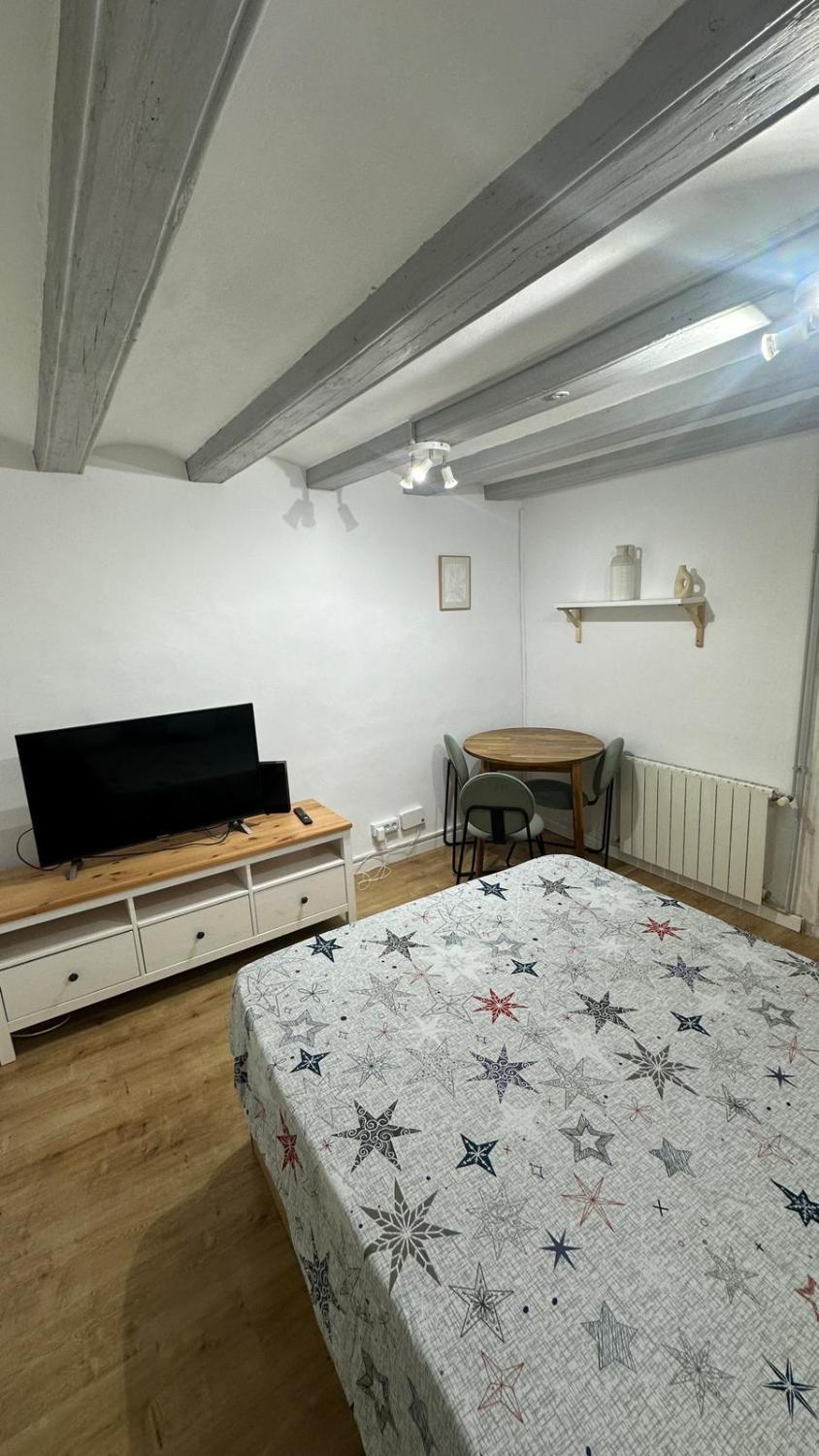 4, Your Room for 3 guests, Barcelona