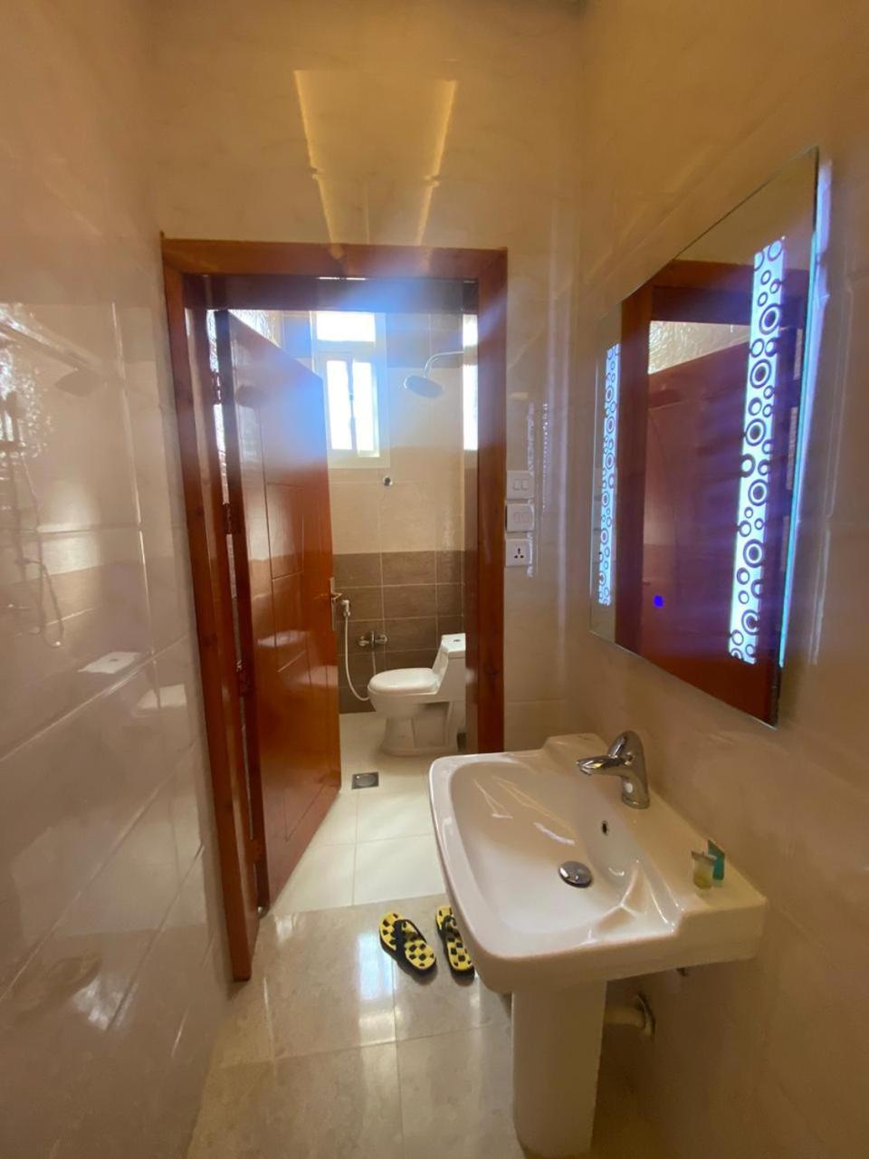 Bathroom 4, بيوت بلس احد رفيدة