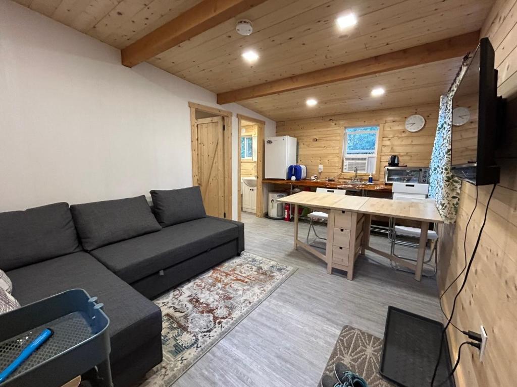 2, Happy Rock bed and breakfast, Central Okanagan
