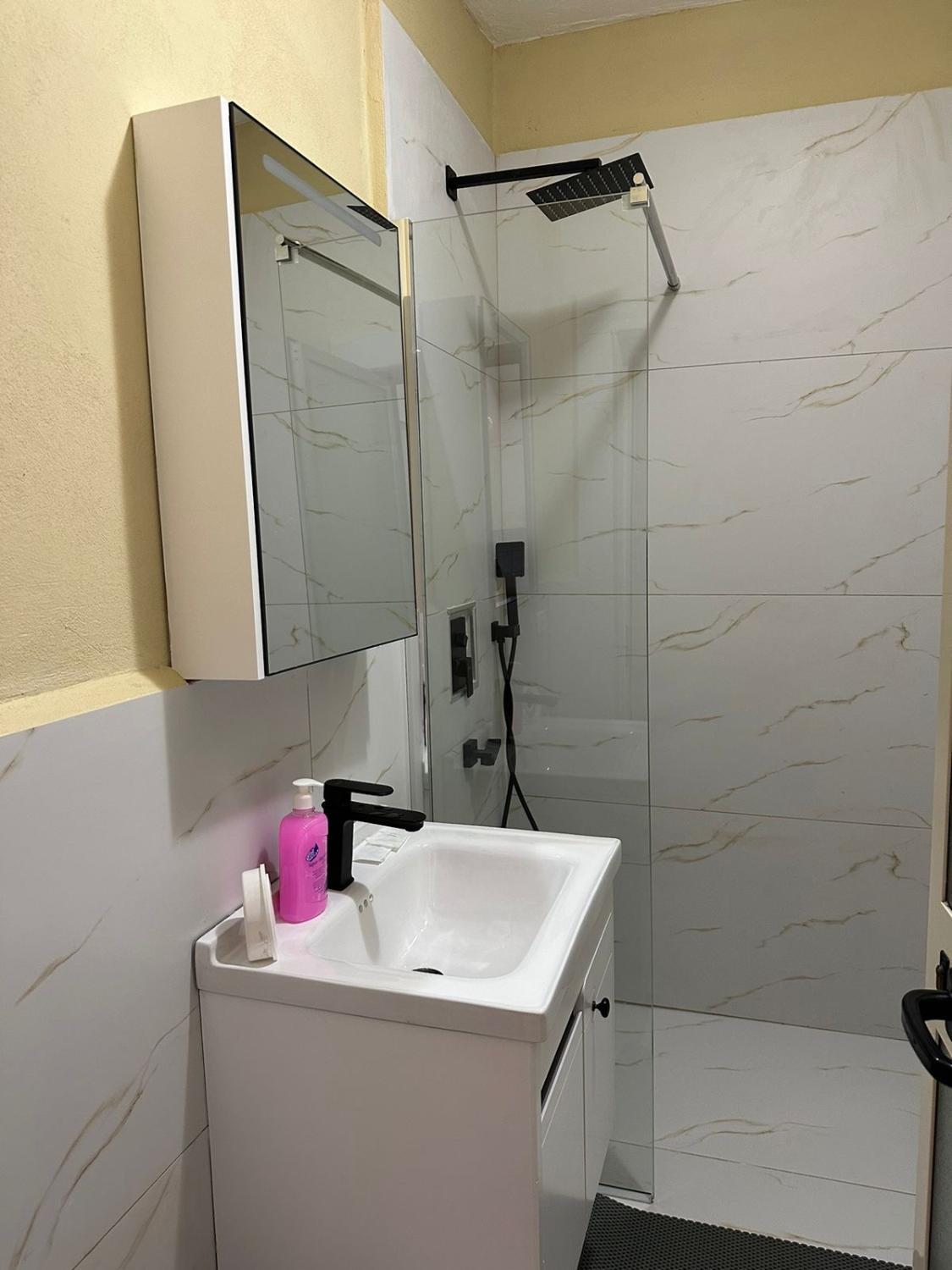 Bathroom 5, AURA Seaview Apartament, Durrësit
