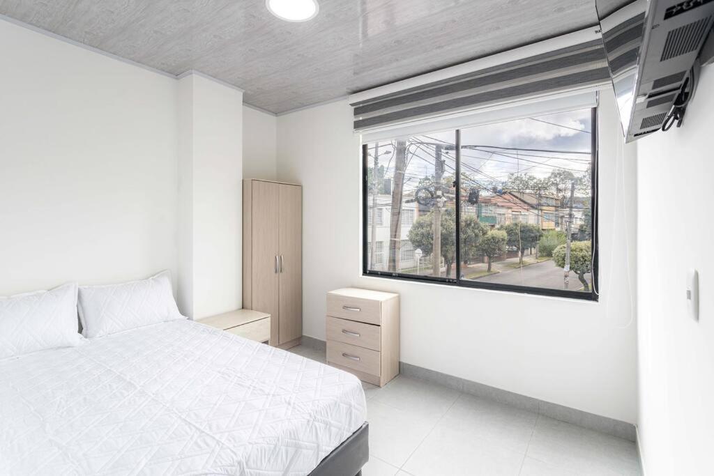 3, Moderna Habitacion Bogota Campin, Santafé de Bogotá