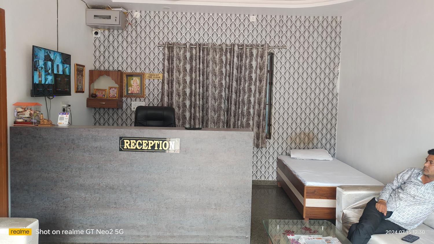 2, Hotel Keshav Palace, Sikar
