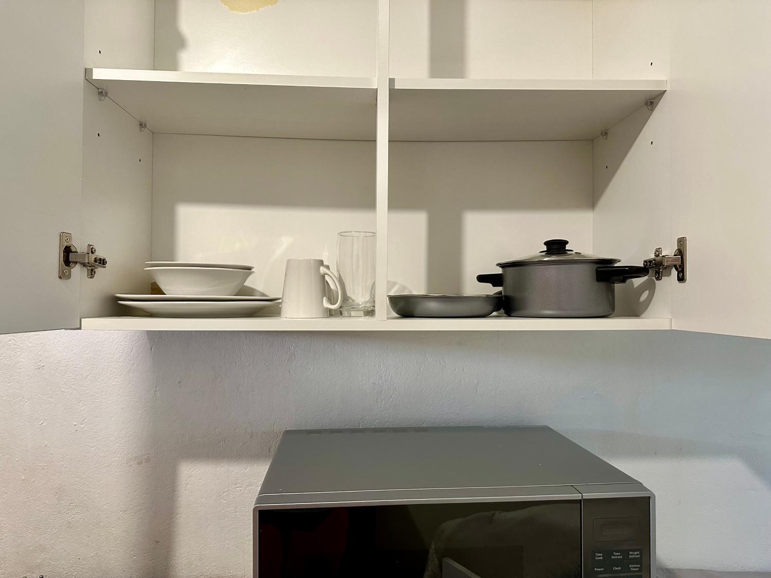 Kitchen, Gemini Bachelor House, Capricorn