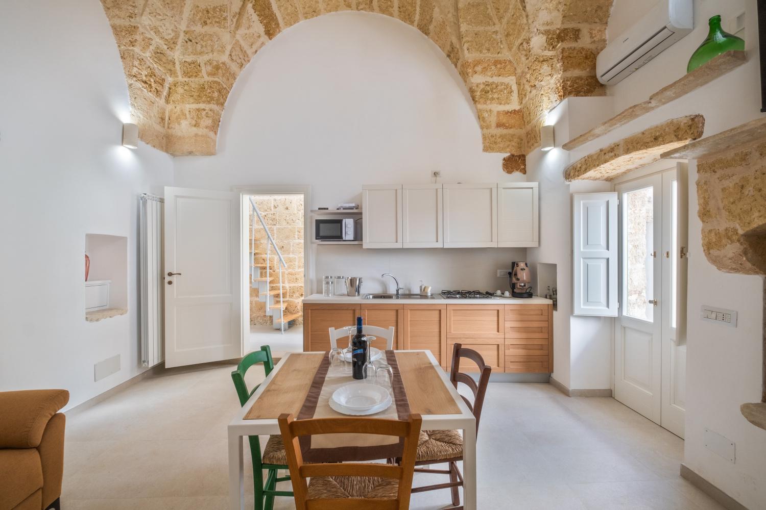 2, Le antiche dimore, Lecce