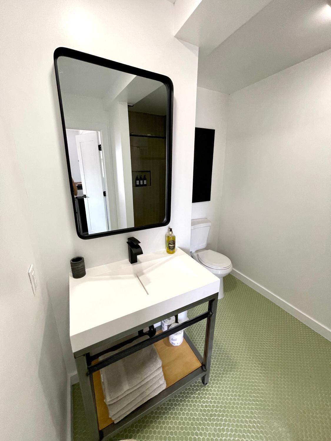 Bathroom 3, Pik-Pak Service Station Motel, Presidio