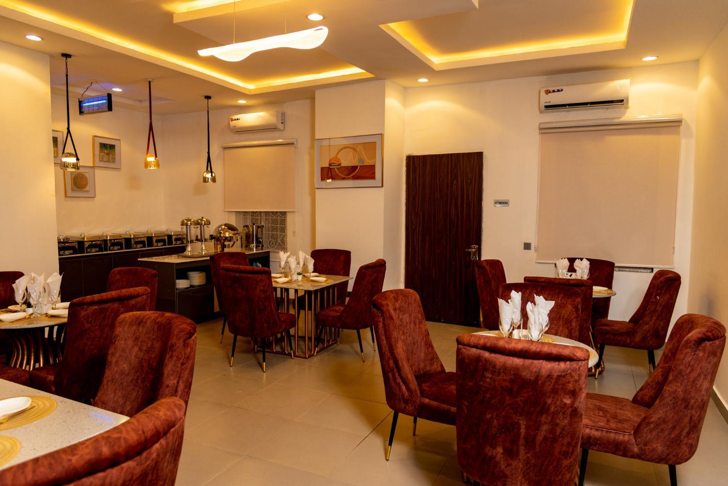 Restaurant 4, Trend's Place Hotel and Suites, AbujaMun