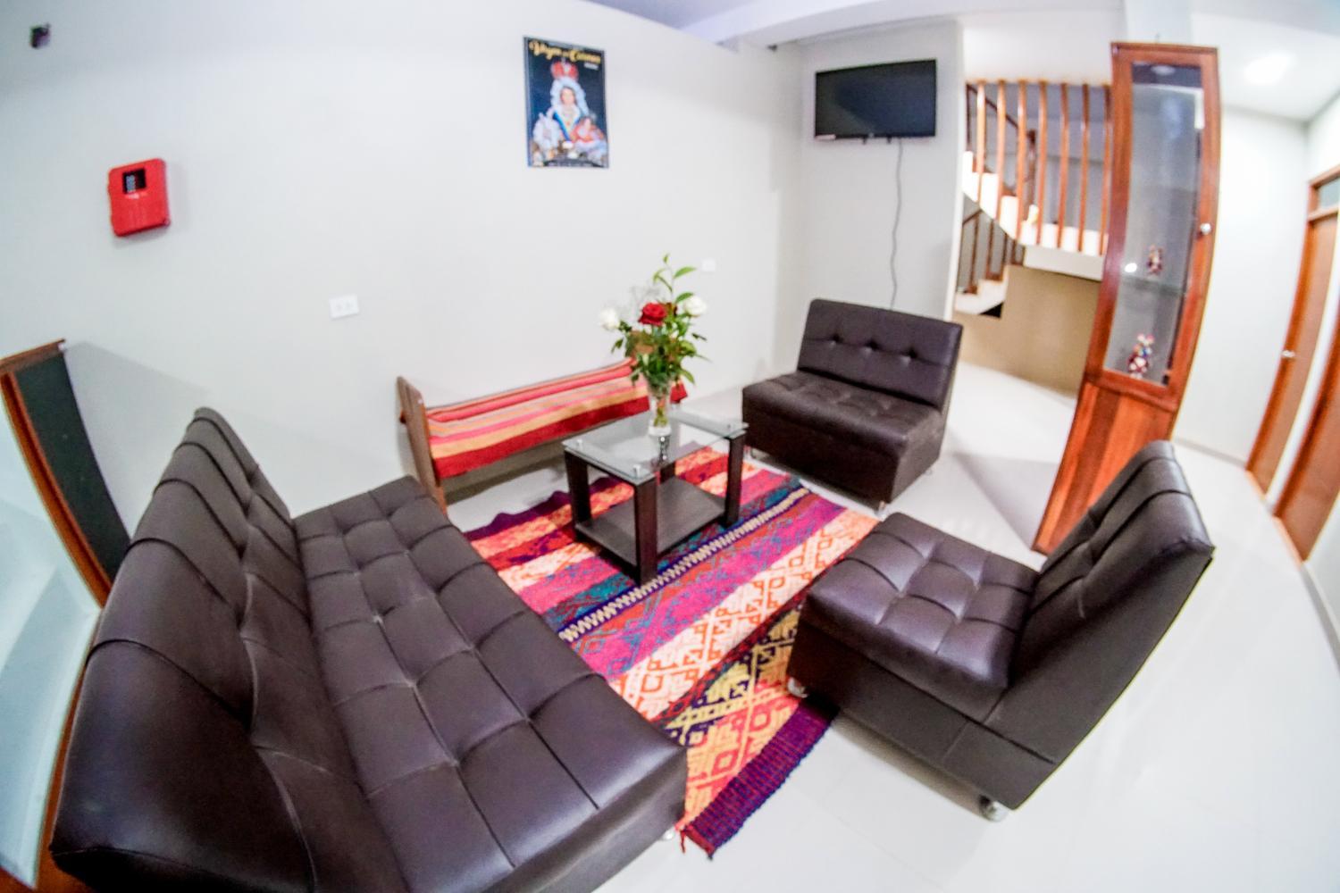 Shared lounge/TV area 5, Pisac Rooms, Calca