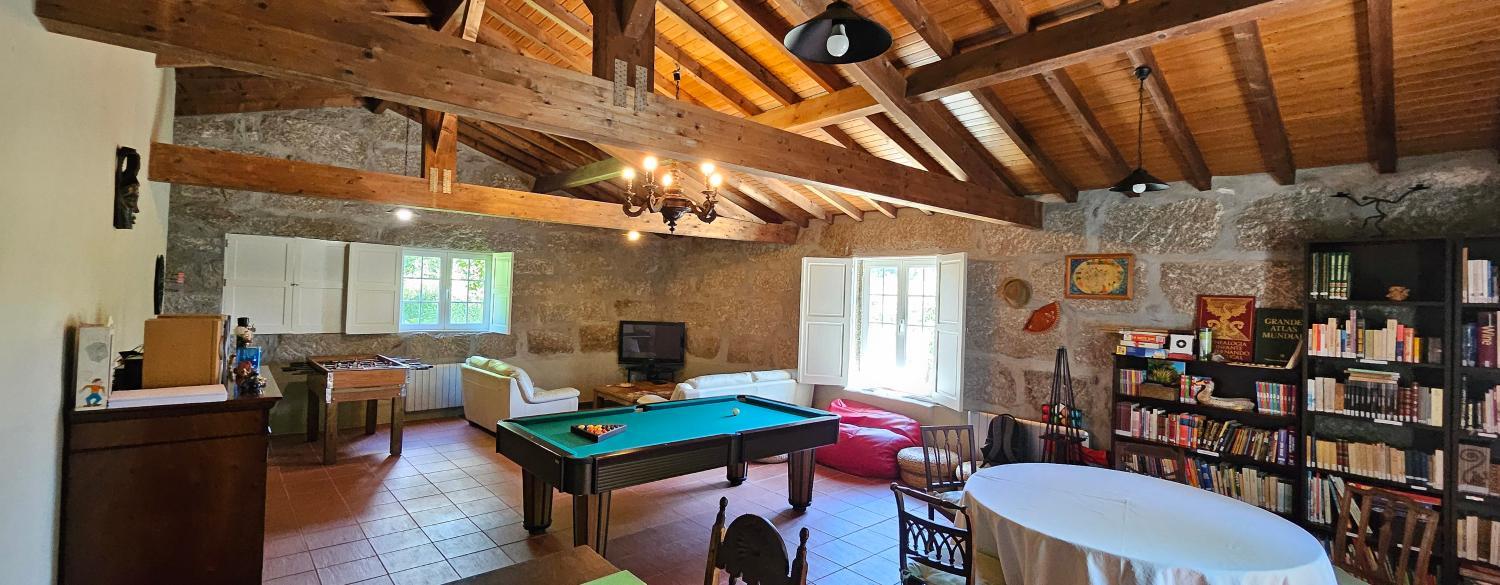 Shared lounge/TV area