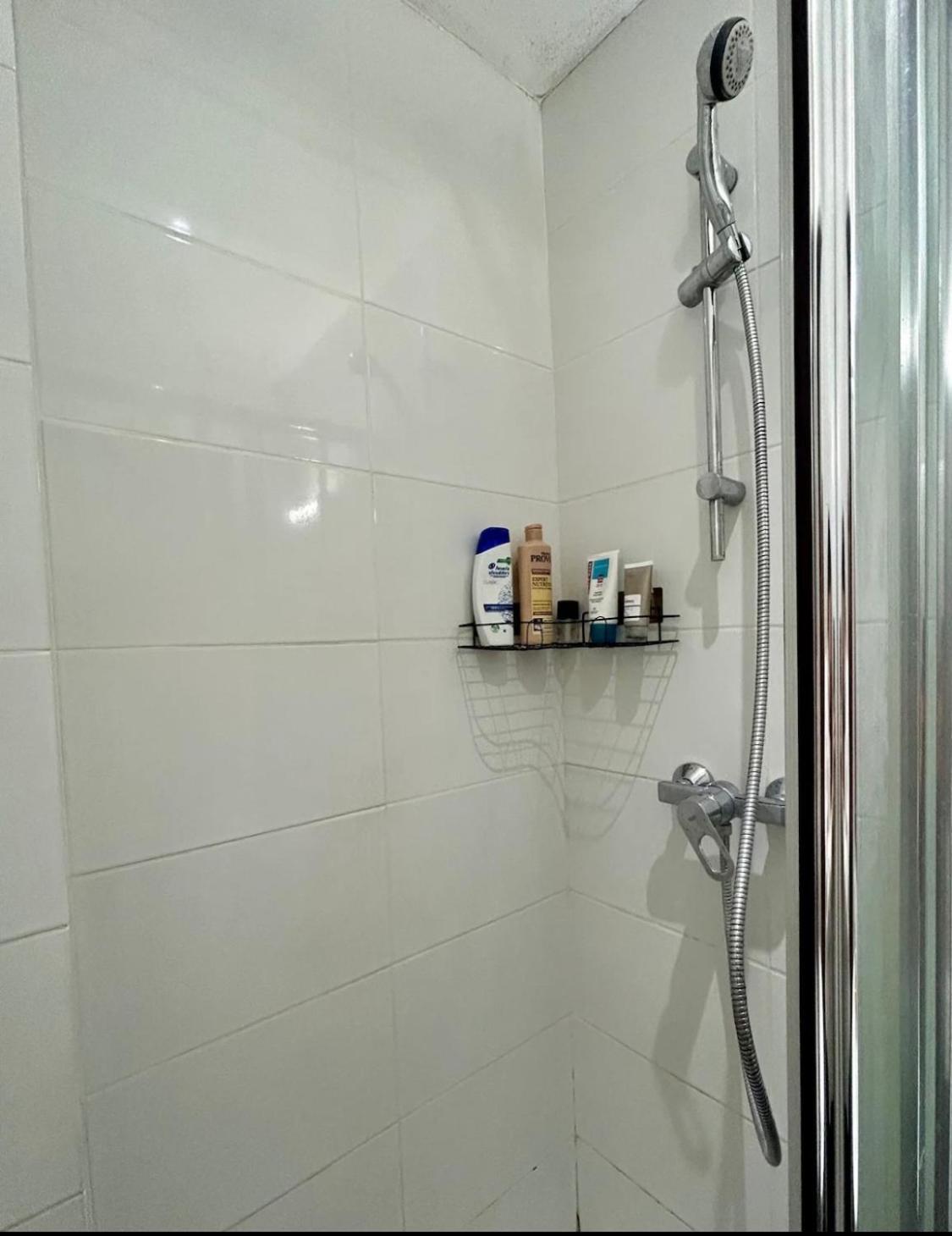 4, Room private next to train B, easy go to center ville, Val-de-Marne