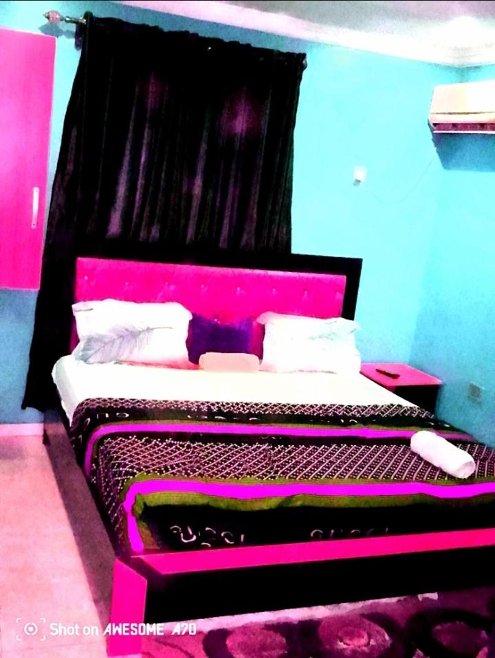 4, 4 Real Deals Hotel and Suites, Egbeda