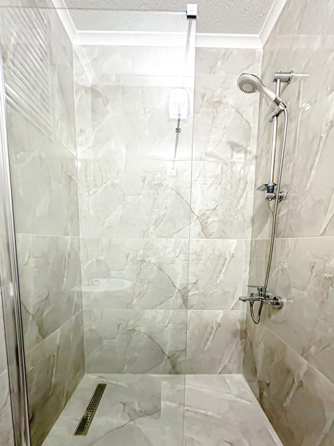 Bathroom 4, RoyalPremiere Luxury Suite - شقق رويال بريمير السياحية, Yomra