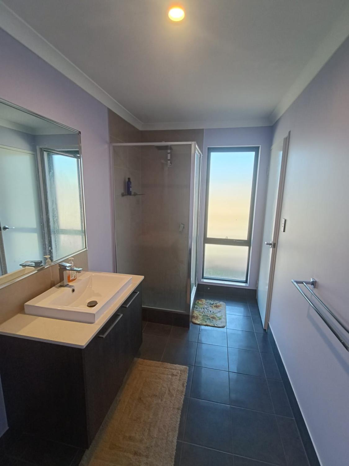 3, Ensuite large furnished room, Rockingham
