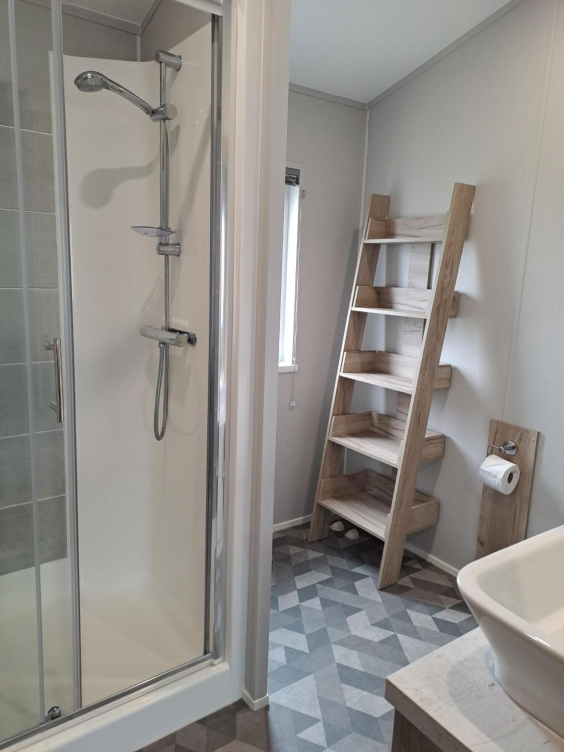 Bathroom 4, Addlethorpe Golf & Country Club, Lincolnshire