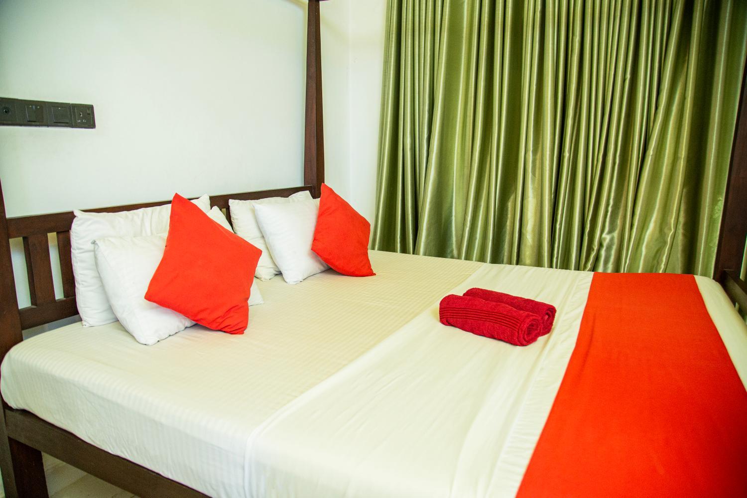 5, Hirun Beach Hotel, Hikkaduwa