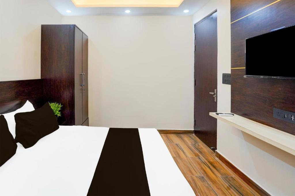 4, Expo Suites, Gautam Buddha Nagar