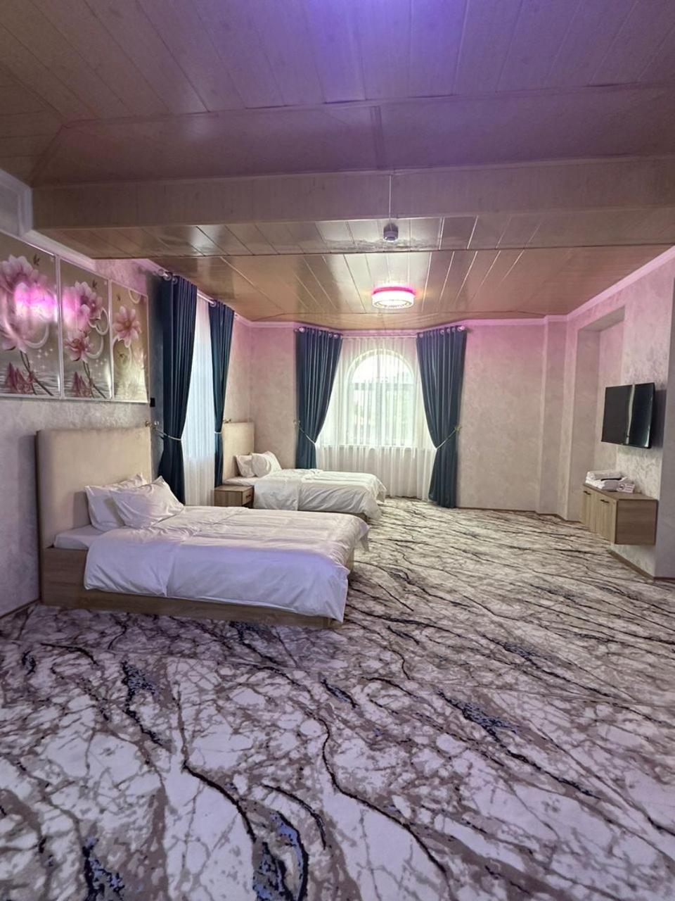 5, New World Beijing, Rudaki