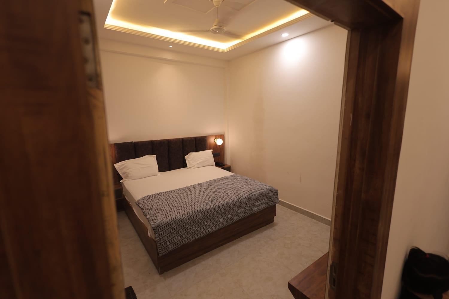 4, Priya Kunj Dham, Mathura