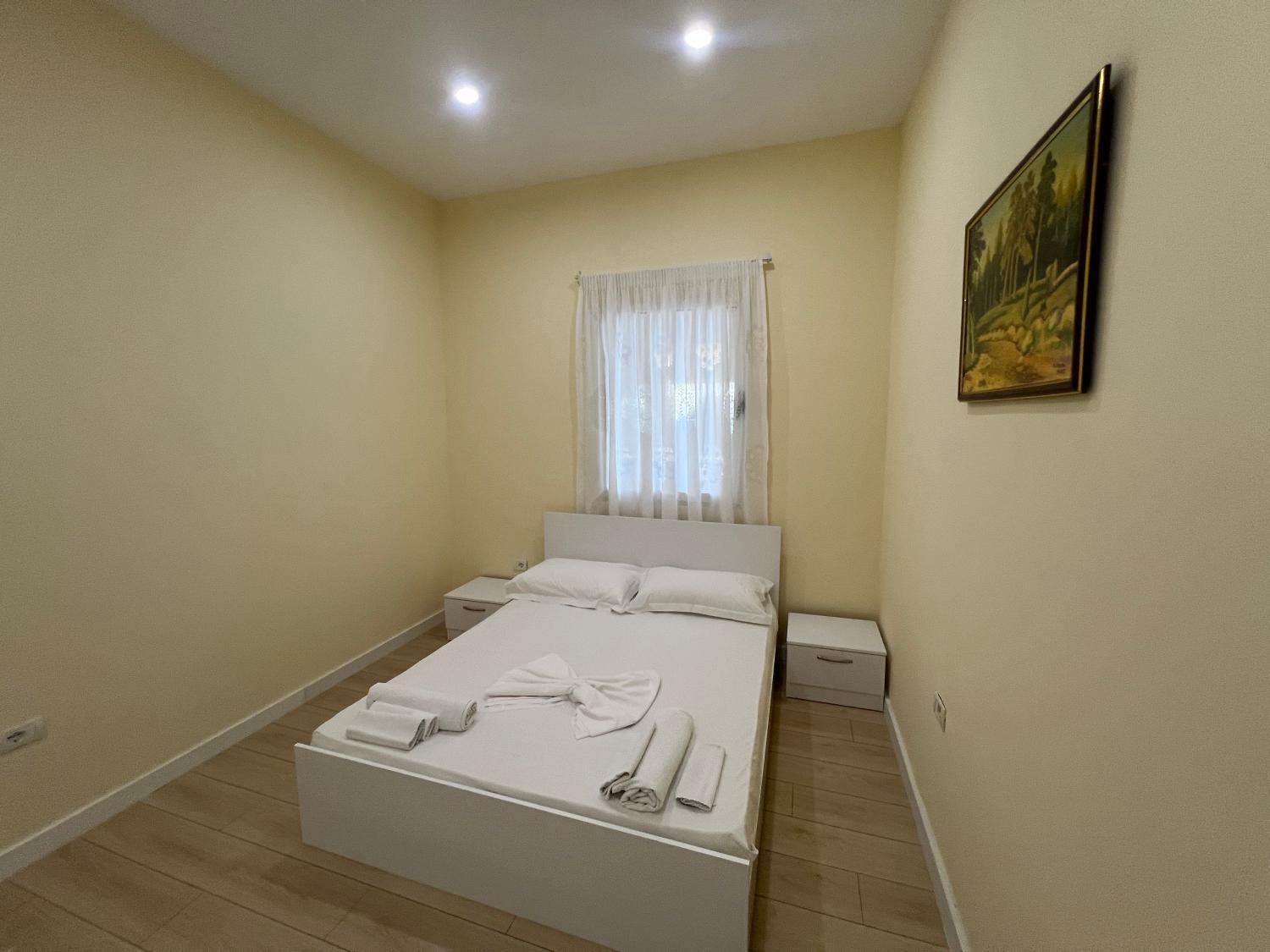 5, Anxhelo's Apartments, Tiranës