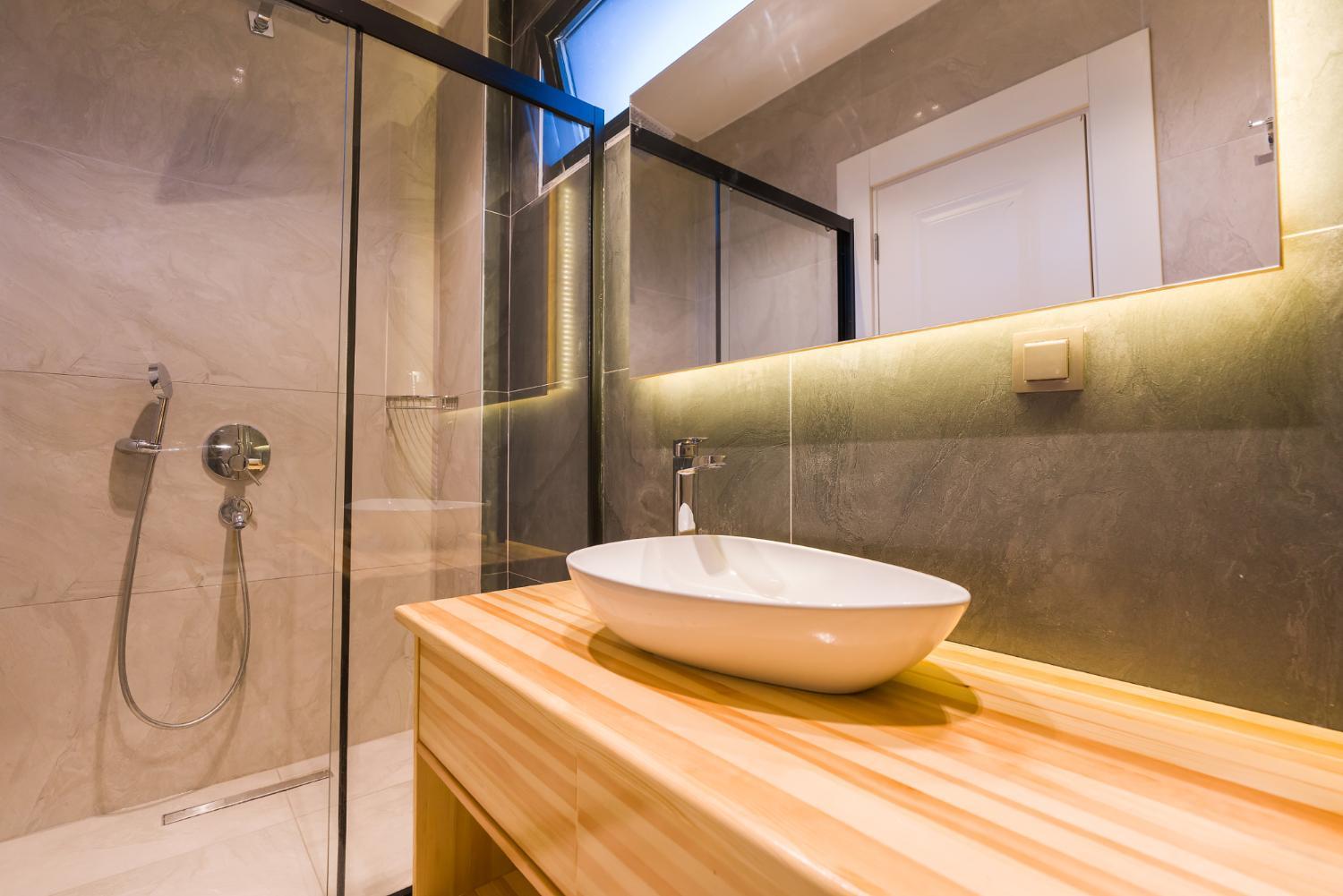 Facilities 3, Lux Villa w Jacuzzi Priv Pool - All Rooms wAC, Kaş