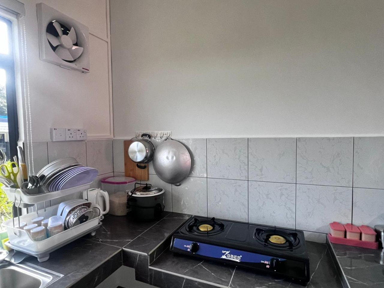 Kitchen 2, K-Villa Homestay Tuaran, Tuaran