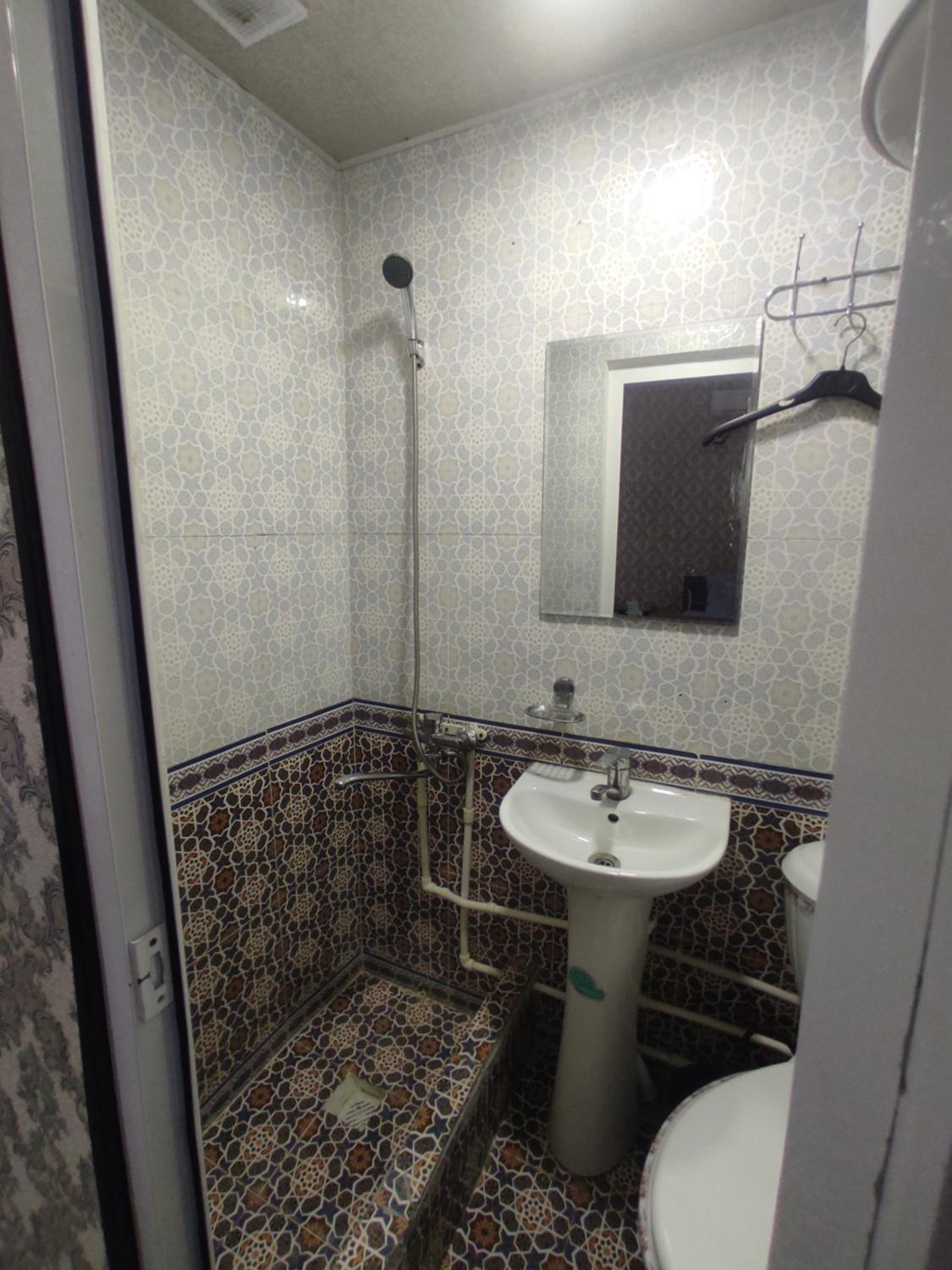 Bathroom 3, Siyoh Koron, Buxoro