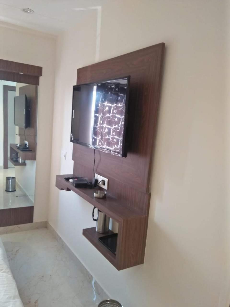 2, Hotel Aana Residency, Jaipur