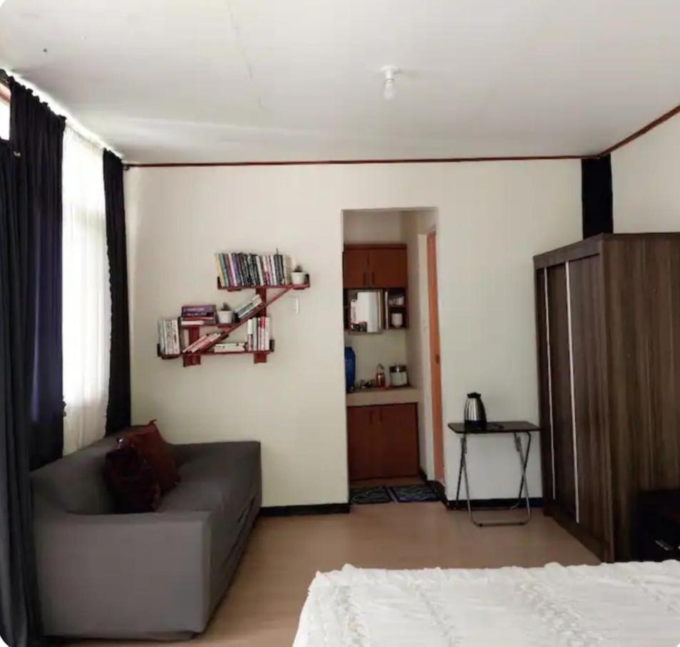 2, The Lakehouse Studio Tagaytay, Tagaytay City