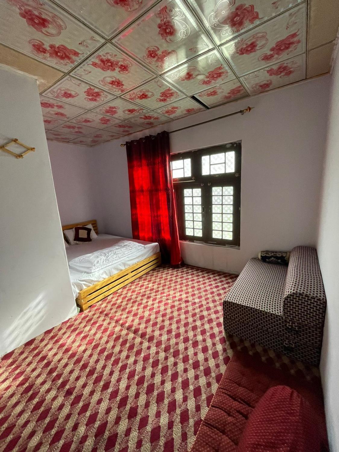 5, Roomyoo guest house and farm house, Northern Areas