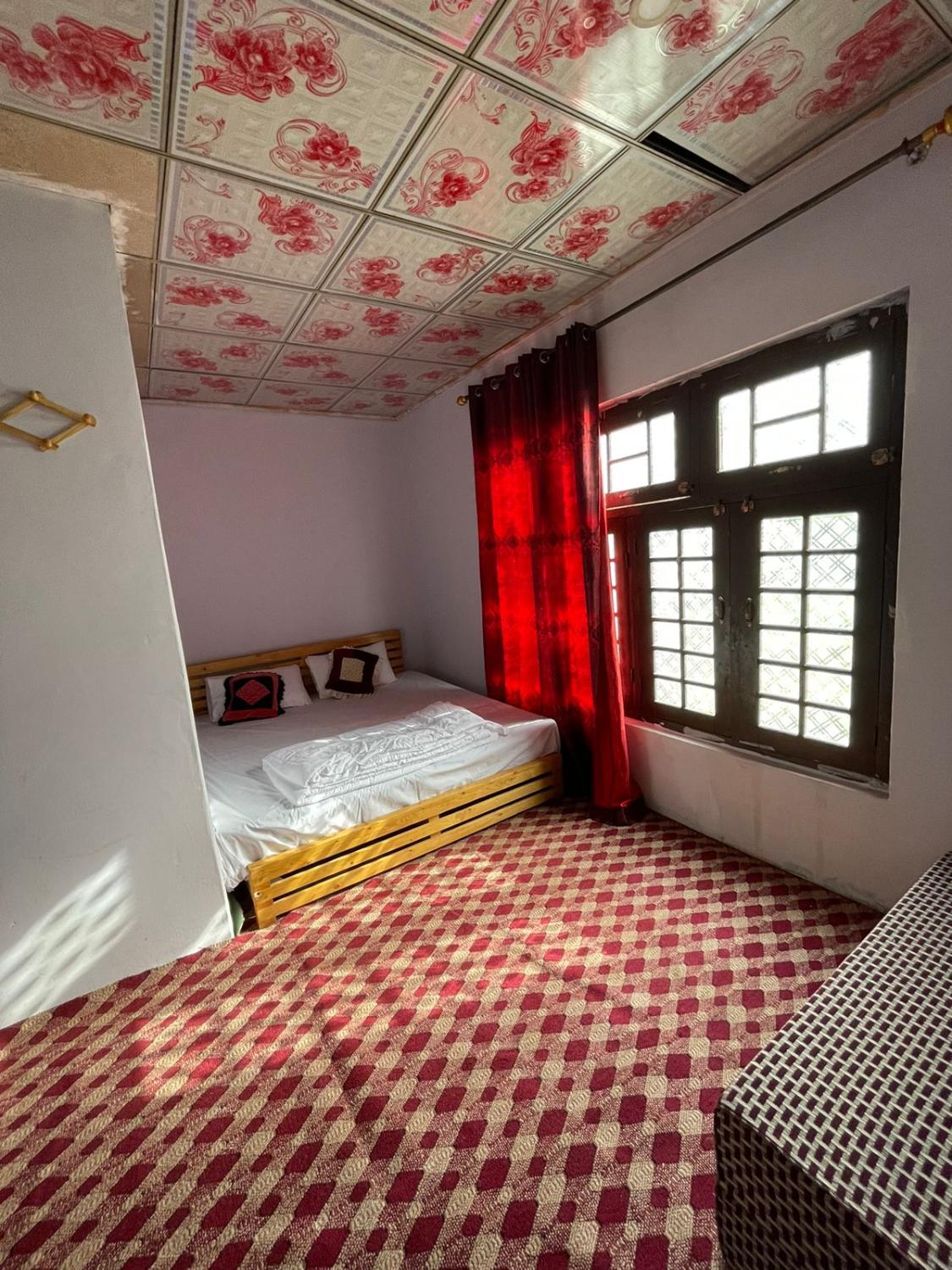 4, Roomyoo guest house and farm house, Northern Areas