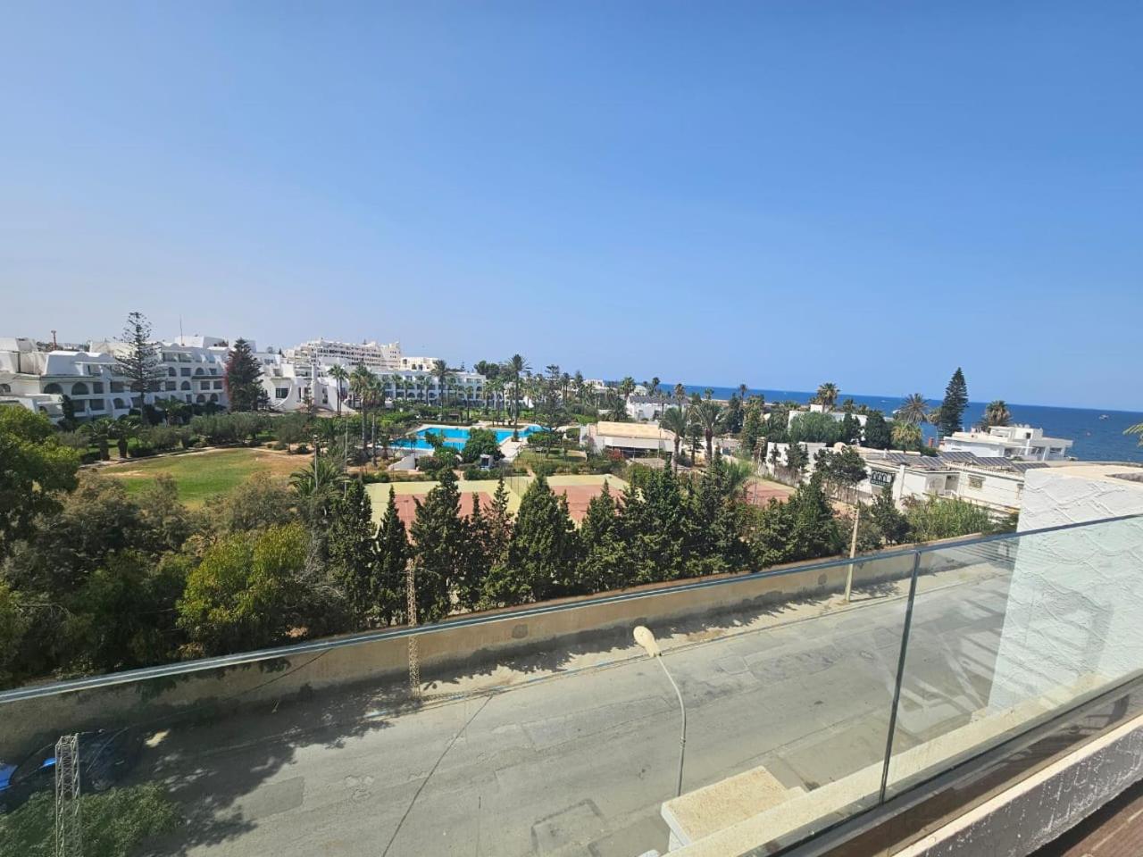 4, location saisonniere un s2 dans une residence pied dans l'eau a kantaoui, Hammam Sousse