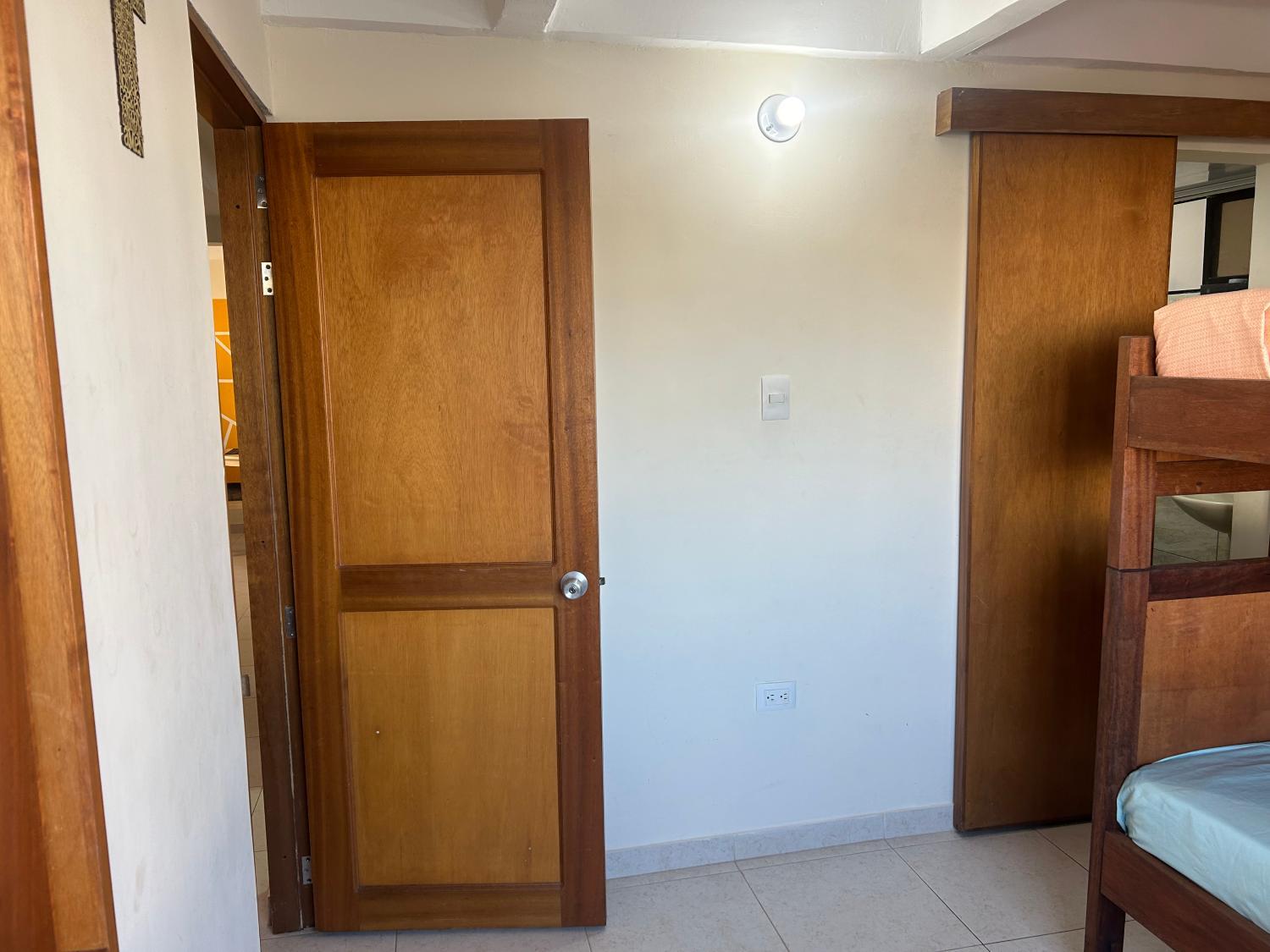 5, Eco Friendly Cozy Bunk Room with Private Bath Near Airport, Cartagena de Indias